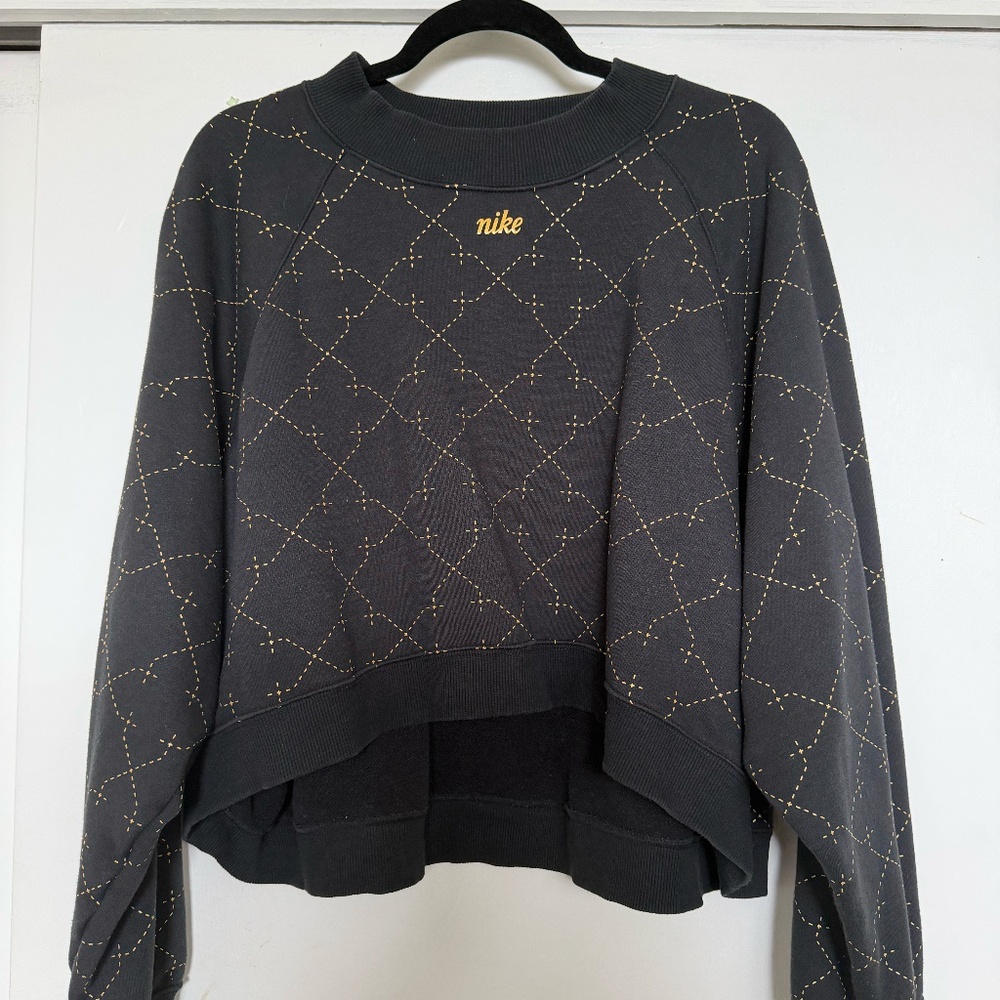 NIKE Cropped Therma-fit Crew Neck Sweatshirt - Women's XL - black gold